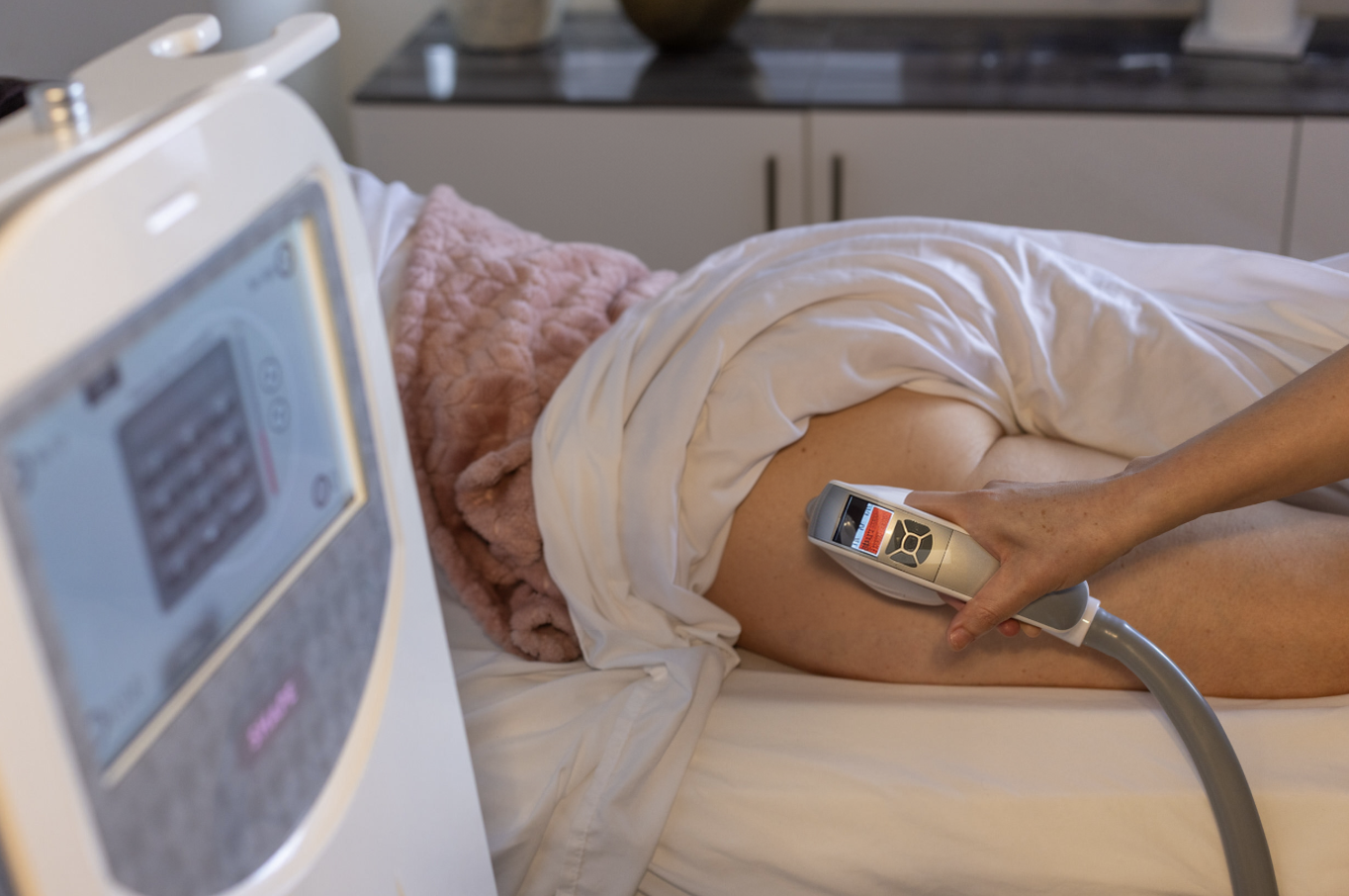 VelaShape III treating the abdomen and flank